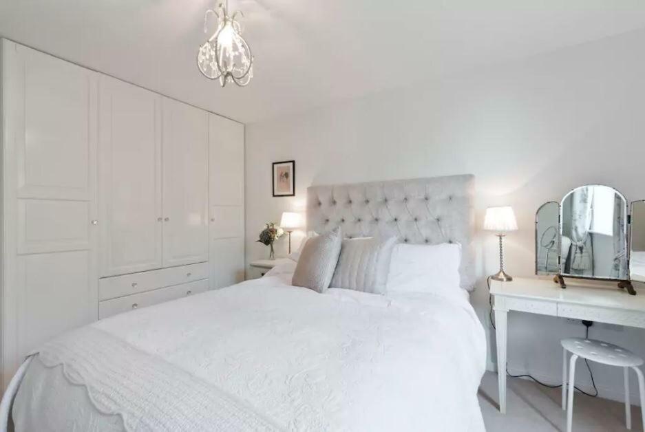 Wyatt Court Apartment Londra Exterior foto
